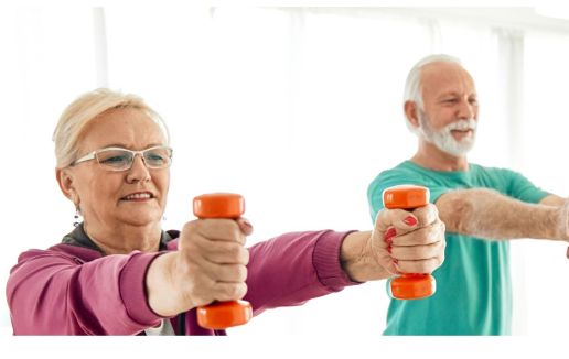 Van kwetsbaar naar kracht: het effect van eiwitten en krachttraining op herstel na een heupfractuur